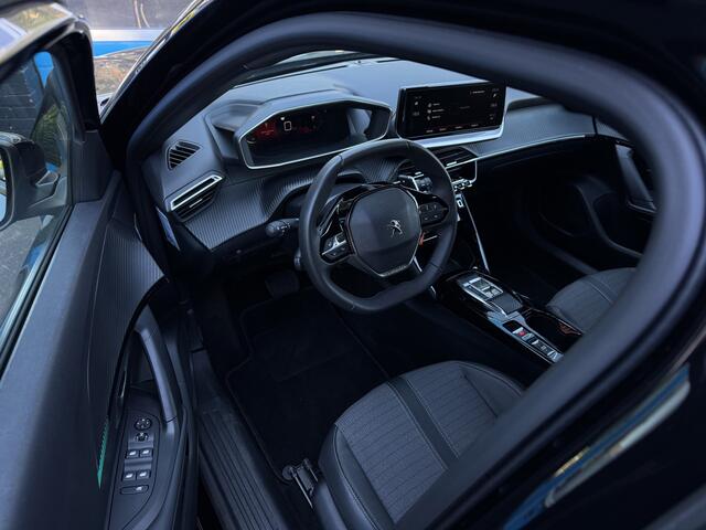Peugeot 2008 1.2 PureTech Allure Prijs Inclusief Onderhoud & 12 Maand BOVAG Garantie | Apple Carplay | Climate Control |