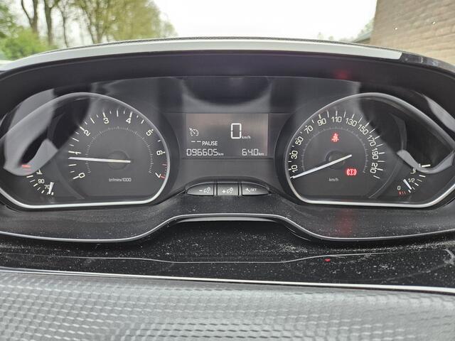 Peugeot 2008 1.2 PureTech Blue Lion