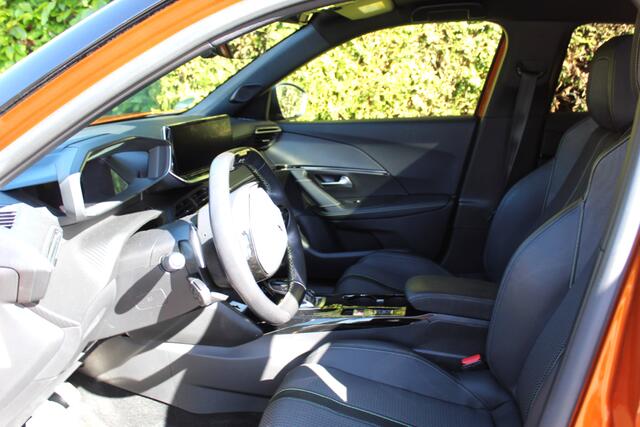 Peugeot 2008 automaat 1.2 Pure Tech GT