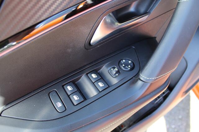 Peugeot 2008 automaat 1.2 Pure Tech GT