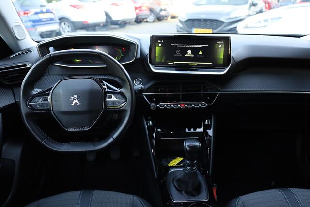 Peugeot 2008 1.2 PureTech Allure Pack CAMERA CRUISE CARPLAY DAB STOELVERW. HALF-LEDER 17"LMV ALL-SEASONS PDC