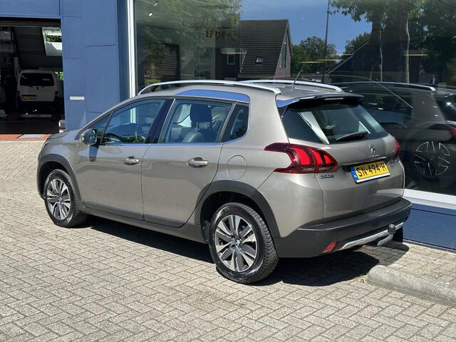 Peugeot 2008 1.2 Turbo 110 PK Allure | Volledig dealer onderhouden | Navigatie | Trekhaak 1250 KG | Hoge Zitpositie | Parkeersensoren | Climate Control | Cruise Control | 16" Lichtmetalen Velgen | Dakrails |