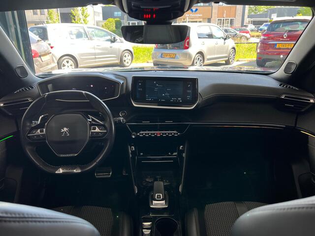 Peugeot 2008 1.2 PureTech GT Pack PANO | CAMERA | TREKHAAK | CARPLAY |