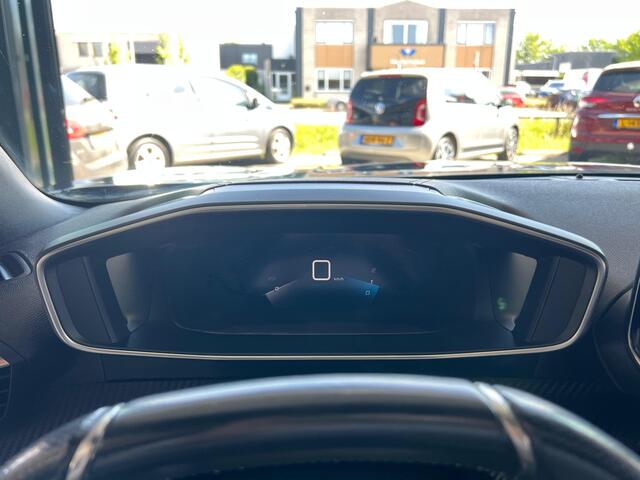 Peugeot 2008 1.2 PureTech GT Pack PANO | CAMERA | TREKHAAK | CARPLAY |