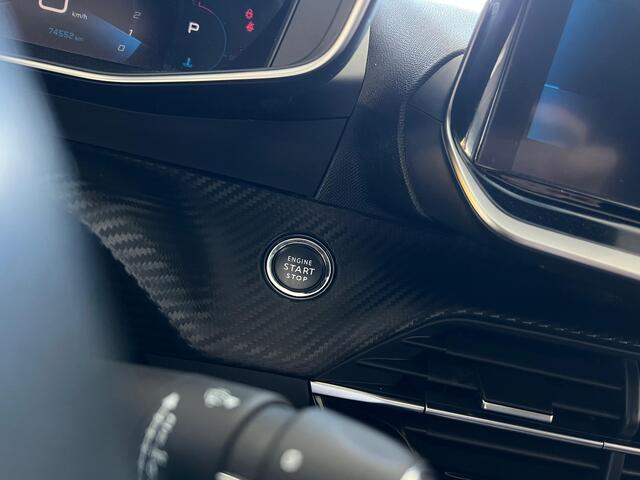Peugeot 2008 1.2 PureTech GT Pack PANO | CAMERA | TREKHAAK | CARPLAY |