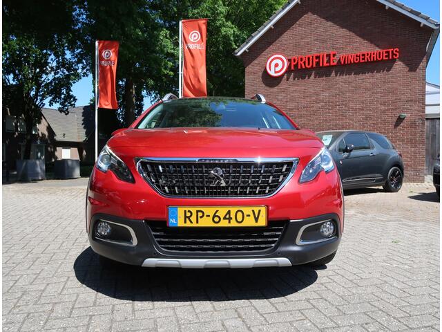 Peugeot 2008 110 Pk Benzine * Luxe Allure * * Trekhaak * Navigatie * Panoramadak * 1/2 Lederen Interieur * Lichtmetalen Velgen * Automatisch Inparkeersysteem * Climate & Cruise Control * Vingerhoets; Vierde Generatie Eersteklas Service !