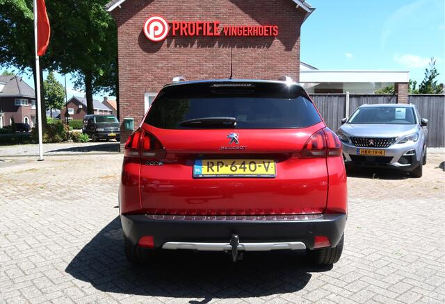 Peugeot 2008 110 Pk Benzine * Luxe Allure * * Trekhaak * Navigatie * Panoramadak * 1/2 Lederen Interieur * Lichtmetalen Velgen * Automatisch Inparkeersysteem * Climate & Cruise Control * Vingerhoets; Vierde Generatie Eersteklas Service !