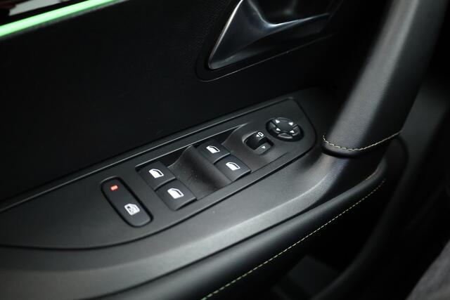 Peugeot 2008 1.2 PureTech GT Pack | Keyless | Carplay | Stoelver. | 18" | Focal Audio