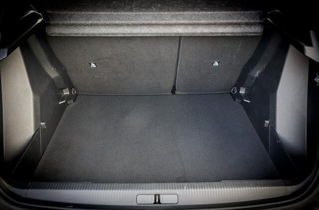 Peugeot 2008 1.2 131 PK PureTech Active RIJKLAAR INCL GARANTIE | 2e EIGNAAR | Clima | Navi | PDC V/A |