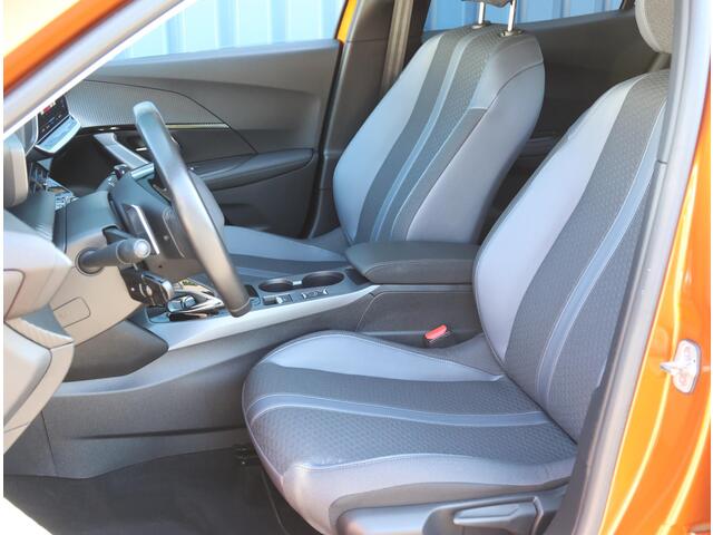 Peugeot 2008 1.2 130PK Allure | AUTOMAAT | AppleCarPlay/AndroidAuto | Camera | Climate Control | Navigatie | Cruise Control | FULL LED | LMV |