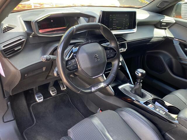 Peugeot 2008 1.2 PureTech GT-Line | Cruise | Navi | LM Velgen | Achteruitrijcamera | Climate | RIJKLAARPRIJS INCL 12 MAANDEN GARANTIE EN BEURT