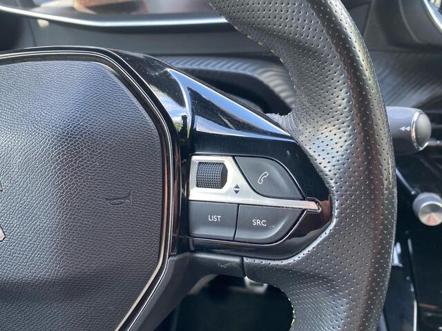 Peugeot 2008 1.2 PureTech GT-Line | Cruise | Navi | LM Velgen | Achteruitrijcamera | Climate | RIJKLAARPRIJS INCL 12 MAANDEN GARANTIE EN BEURT