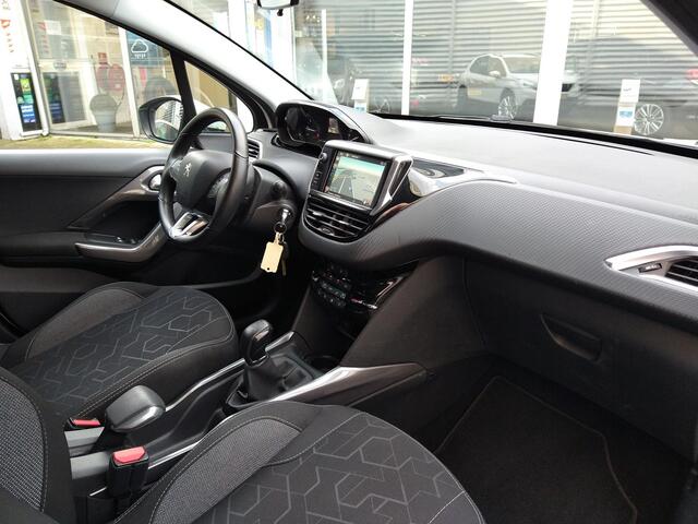 Peugeot 2008 SUV 1.2 Active Clima/Nav/Park/Trekhaak