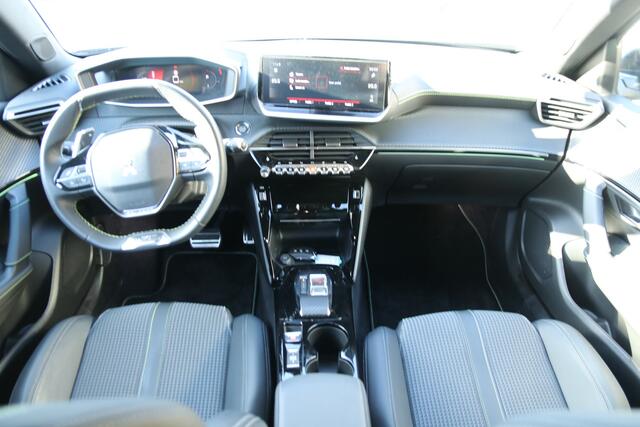 Peugeot 2008 1.2 PureTech 130 GT Camera Cruise Carplay Automaat