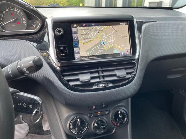 Peugeot 2008 1.2 PureTech Automaat, Navi, Airco, PDC, Cruisecntrl, TOPSTAAT!