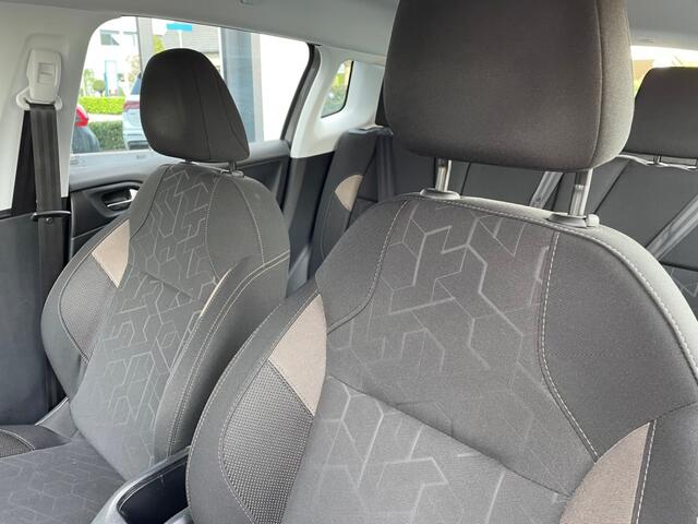 Peugeot 2008 1.2 PureTech Automaat, Navi, Airco, PDC, Cruisecntrl, TOPSTAAT!