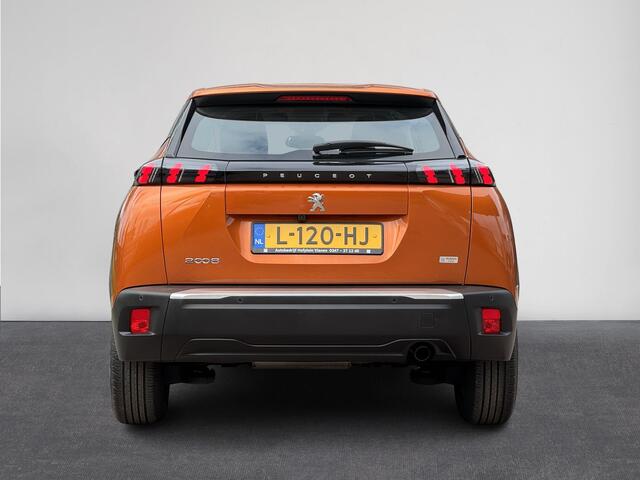 Peugeot 2008 1.2 PureTech Active Pack 100PK | Apple Carplay/Android Auto | Peugeot Connect 3D Navigatie | Airco-Ecc | Cruise | 16"LM-Velgen | PDC | Achteruitrijcamera Visioppark 1 | binnenspiegel automatisch dimmend | Regensensor LED Verlichting