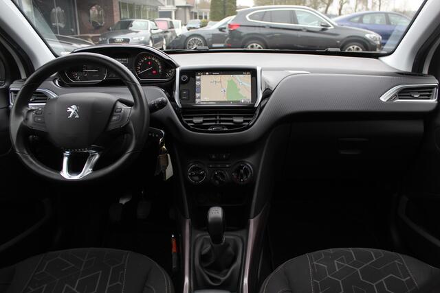 Peugeot 2008 1.2 PureTech Active / Trekhaak / Navigatie / Bluetooth / Radio / Cruise Control