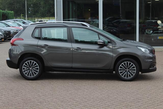 Peugeot 2008 1.2 PureTech Active / Trekhaak / Navigatie / Bluetooth / Radio / Cruise Control
