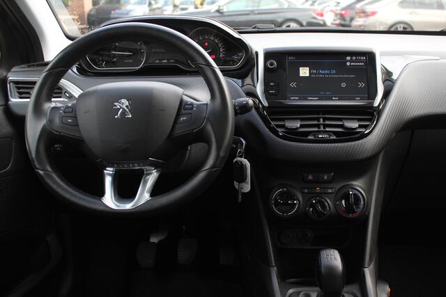 Peugeot 2008 1.2 PureTech Active / Trekhaak / Navigatie / Bluetooth / Radio / Cruise Control