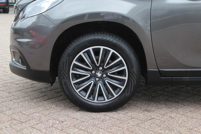 Peugeot 2008 1.2 PureTech Active / Trekhaak / Navigatie / Bluetooth / Radio / Cruise Control