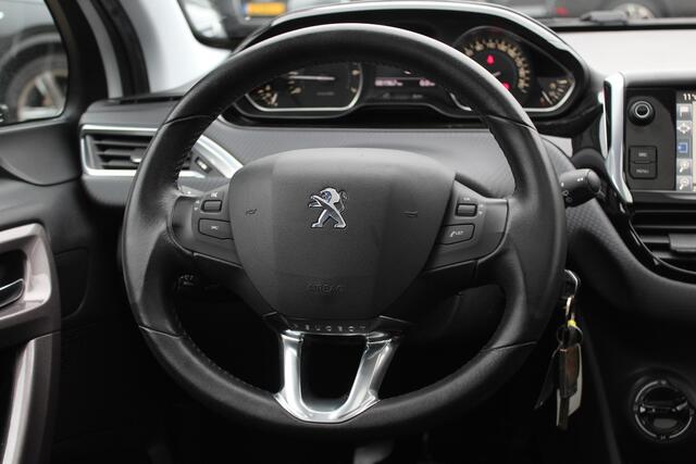 Peugeot 2008 1.2 PureTech Active / Trekhaak / Navigatie / Bluetooth / Radio / Cruise Control