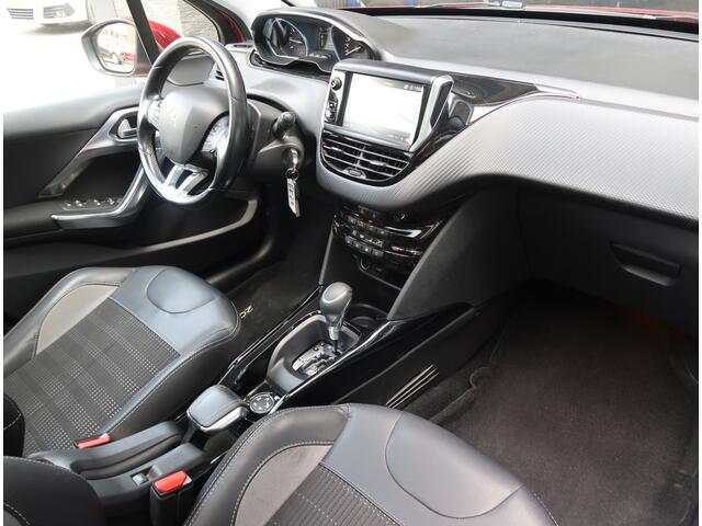 Peugeot 2008 1.2 benzine * AUTOMAAT * 110 Pk Allure * Navigatie * Panoramadak * Achteruitrij Camera * Climate & Cruise Control * 1/2 Lederen Interieur * Vingerhoets: Vierde Generatie Eersteklas Service !