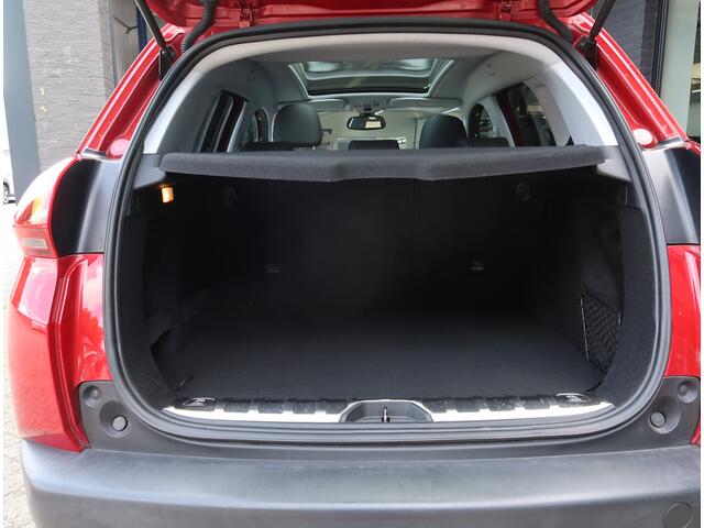 Peugeot 2008 1.2 benzine * AUTOMAAT * 110 Pk Allure * Navigatie * Panoramadak * Achteruitrij Camera * Climate & Cruise Control * 1/2 Lederen Interieur * Vingerhoets: Vierde Generatie Eersteklas Service !