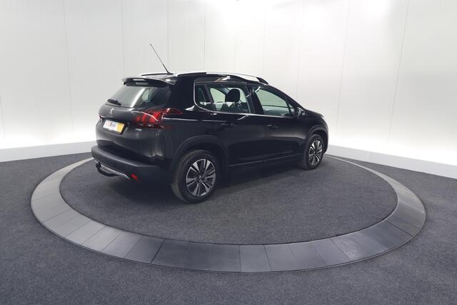 Peugeot 2008 PureTech 110 Allure | Trekhaak | Navigatie | Parkeersensoren | Allseasonbanden