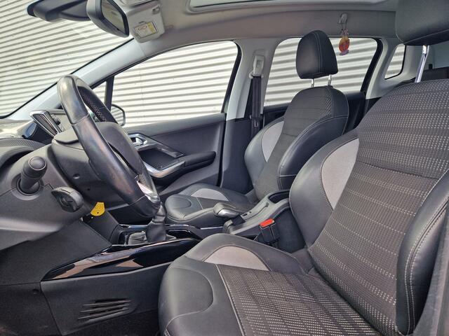 Peugeot 2008 1.2 PureTech Féline | Nieuw Binnen | Cruise | Trekhaak | Navigatie