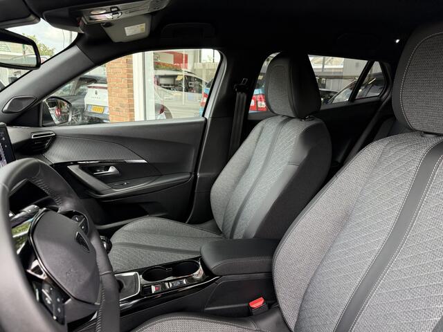 Peugeot 2008 1.2 PureTech 100 Allure | navigatie | cruise control | lichtmetalen wielen |