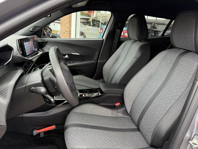 Peugeot 2008 1.2 PureTech 100 Allure | navigatie | cruise control | lichtmetalen wielen |