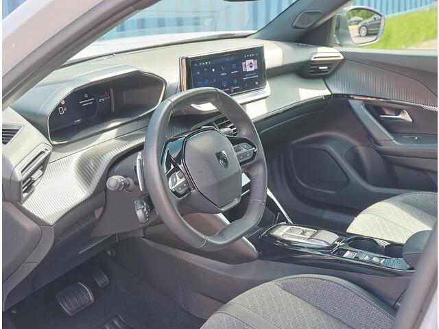 Peugeot 2008 1.2 130PK Allure | AUTOMAAT | AppleCarPlay/AndroidAuto | Climate Control | Cruise Control | FULL LED | LMV | Parkeersensoren |