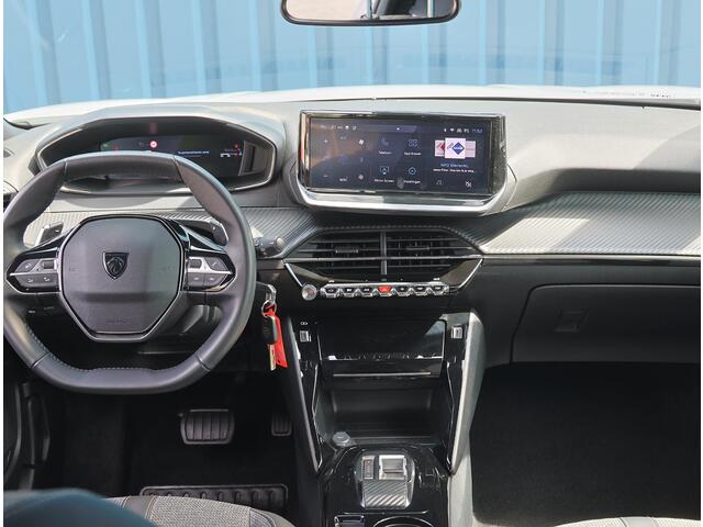 Peugeot 2008 1.2 130PK Allure | AUTOMAAT | AppleCarPlay/AndroidAuto | Climate Control | Cruise Control | FULL LED | LMV | Parkeersensoren |