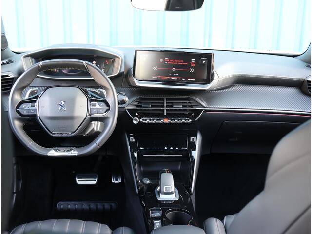 Peugeot 2008 1.2 130PK GT | Leer | AppleCarPlay/AndroidAuto | Schuifkanteldak | Keyless | Cruise Control | Climate Control | Camera | LED | Navigatie | StoelVerwarming | TwoTone |