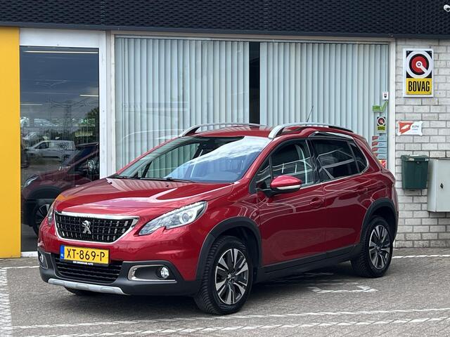 Peugeot 2008 1.2 PureTech Allure | NAP | Trekhaak | Dealer onderhouden | DAB | Navigatie | Parkeersensoren | Cruise Control | Climate Control | Lichtmetaal |