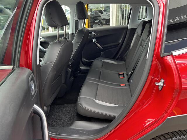 Peugeot 2008 1.2 PureTech Allure | NAP | Trekhaak | Dealer onderhouden | DAB | Navigatie | Parkeersensoren | Cruise Control | Climate Control | Lichtmetaal |