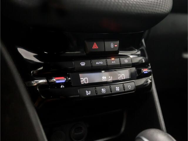 Peugeot 2008 1.2 PureTech Sport Automaat (APPLE CARPLAY, NAVIGATIE, CAMERA, CLIMATE, LEDER, SPORTSTOELEN, PARKEERSENSOREN, CRUISE, LM VELGEN, NIEUWSTAAT)