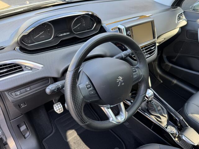 Peugeot 2008 1.2 PureTech Allure Navi Camera Panodak Carplay