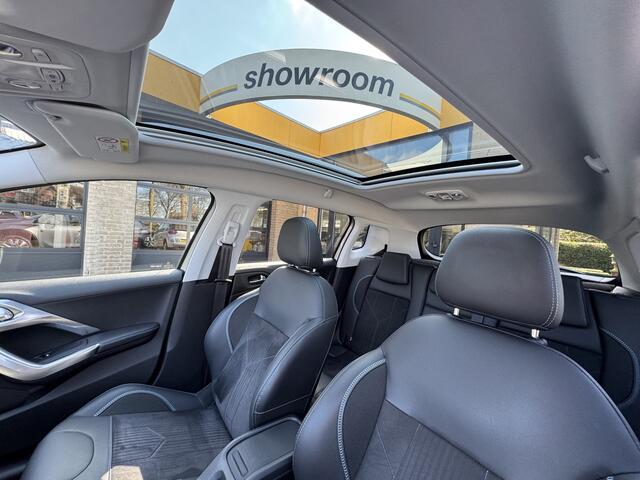 Peugeot 2008 1.2 PureTech Allure Navi Camera Panodak Carplay