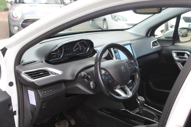 Peugeot 2008 1.2 PureTech Allure//Automaat!!