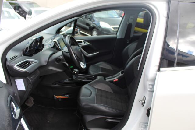 Peugeot 2008 1.2 PureTech Allure//Automaat!!