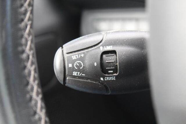 Peugeot 2008 1.2 PureTech Allure//Automaat!!
