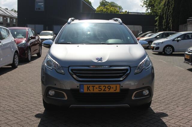 Peugeot 2008 1.2 PureTech Allure, navigatie, airco.