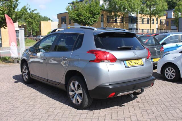 Peugeot 2008 1.2 PureTech Allure, navigatie, airco.