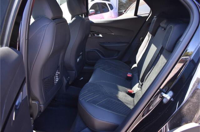 Peugeot 2008 1.2 PureTech 130 GT Automaat Electr Stoel met massage/Alcantara/Navi/Stoel verwarming.