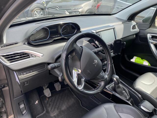 Peugeot 2008 1.2 PureTech Allure / Panorama / Navi / CarPlay / Cam / 4S Band