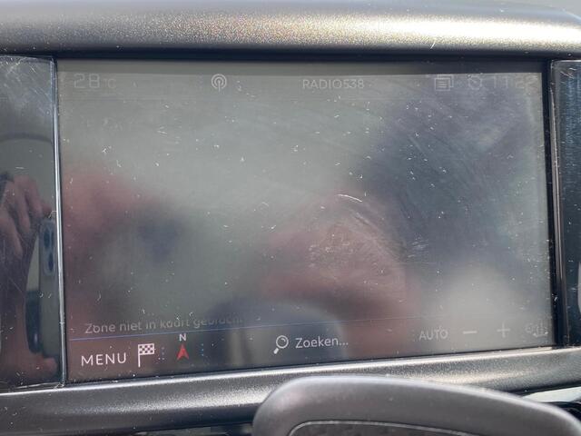 Peugeot 2008 1.2 PureTech Allure / Panorama / Navi / CarPlay / Cam / 4S Band