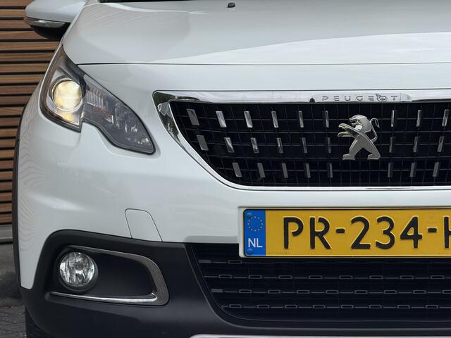 Peugeot 2008 1.2 PureTech Allure Panodak / Carplay / Navi / All season / Trekhaak