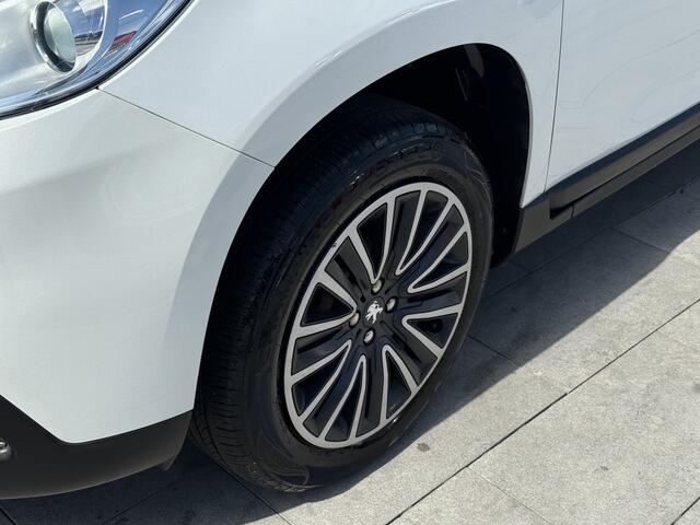 Peugeot 2008 1.2 PureTech Urban Cross